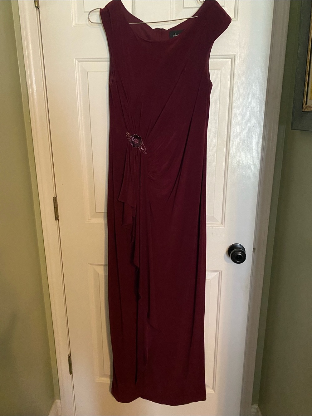 Scarlett Sleeveless Maxi Gown in Deep Wine with Brooch Accent